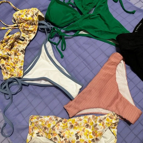 Various bikini sets - Picture 2 of 2